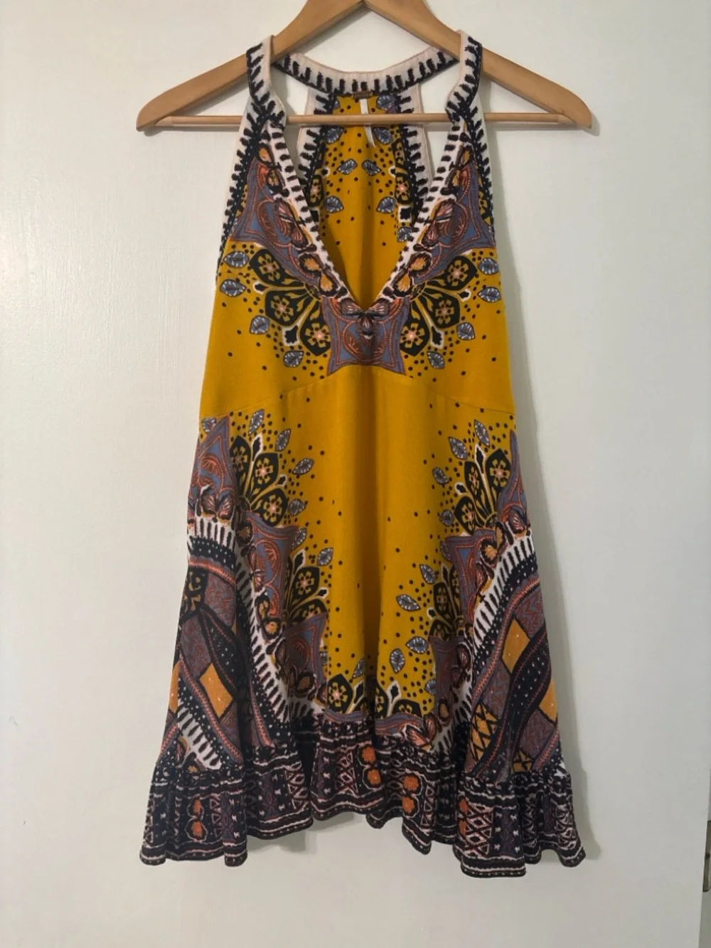 Free People V-Neck Mini Dress Mustard Yellow Size XS Boho Festival Trapeze - Picture 2 of 12